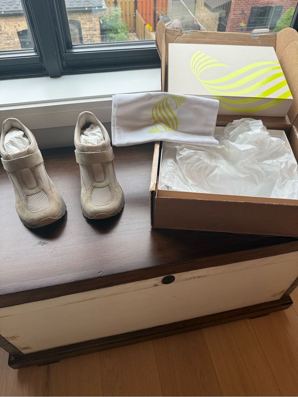 Sneex Tepper in Stone high heeled Sneakers size 8
